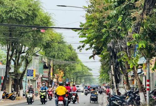 [Weather Vocabulary] Brief Rainfall Brings Slight Relief to Drought-Stricken Tiền Giang